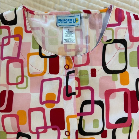 Lot of 3 Scrub Uniform Lab Coats Size Medium - Picture 7 of 10